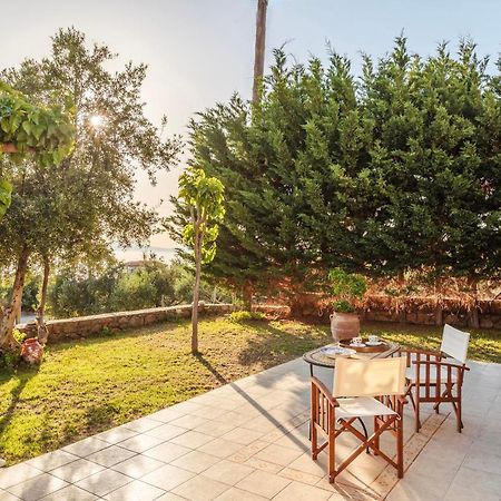 Lavender Garden Retreat - Secluded Seaside Getaway Apartman Kotronion  Kültér fotó