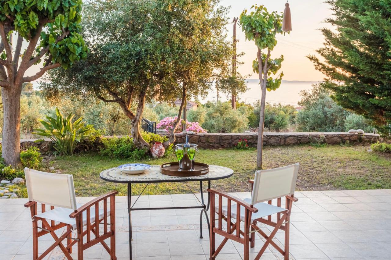 Lavender Garden Retreat - Secluded Seaside Getaway Apartman Kotronion  Kültér fotó