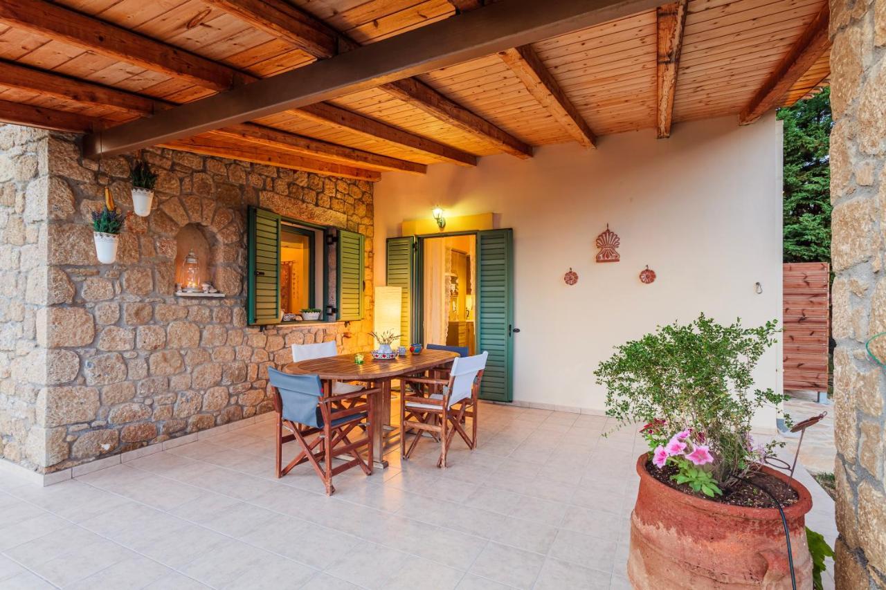 Lavender Garden Retreat - Secluded Seaside Getaway Apartman Kotronion  Kültér fotó