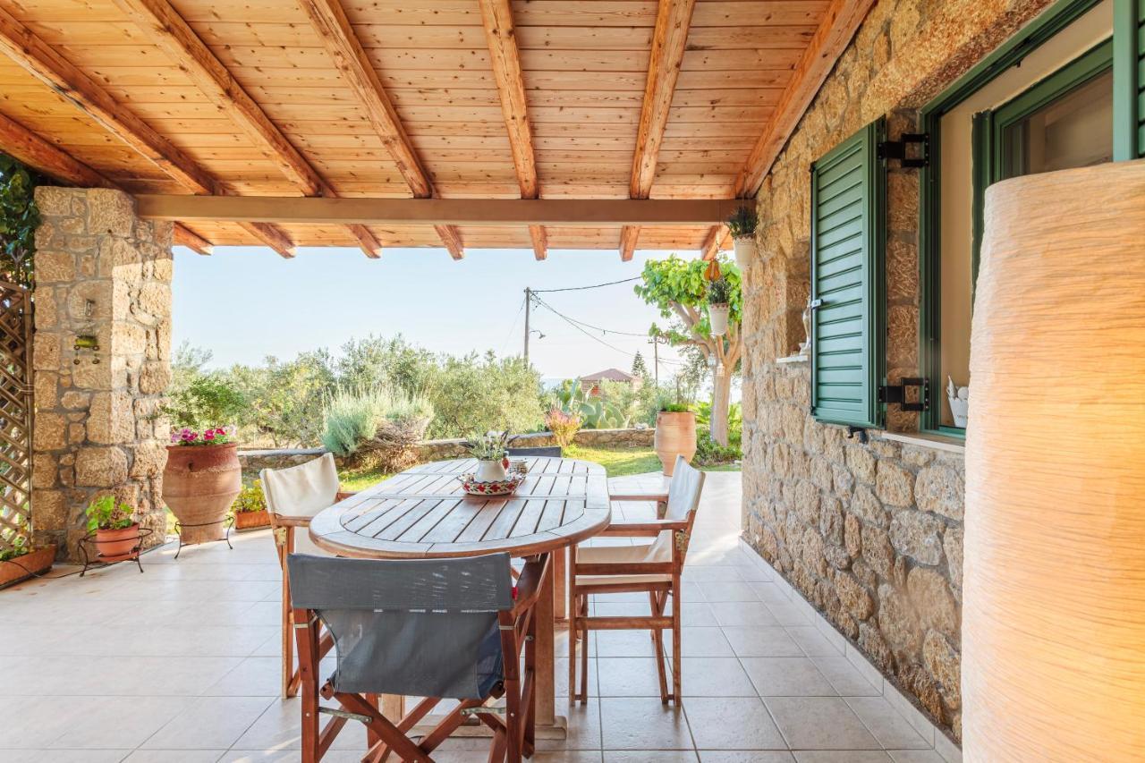 Lavender Garden Retreat - Secluded Seaside Getaway Apartman Kotronion  Kültér fotó