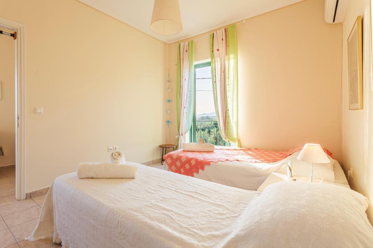Lavender Garden Retreat - Secluded Seaside Getaway Apartman Kotronion  Kültér fotó